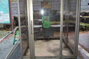 車椅子対応公衆電話