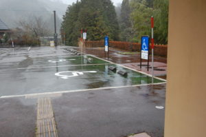 道の駅　匹見峡の車椅子使用者用駐車場